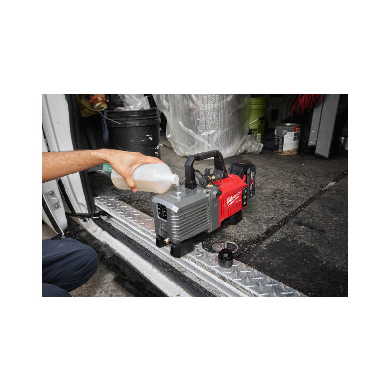 Pompe à vide 18V, 1 batterie 8Ah - Milwaukee | 4933499249